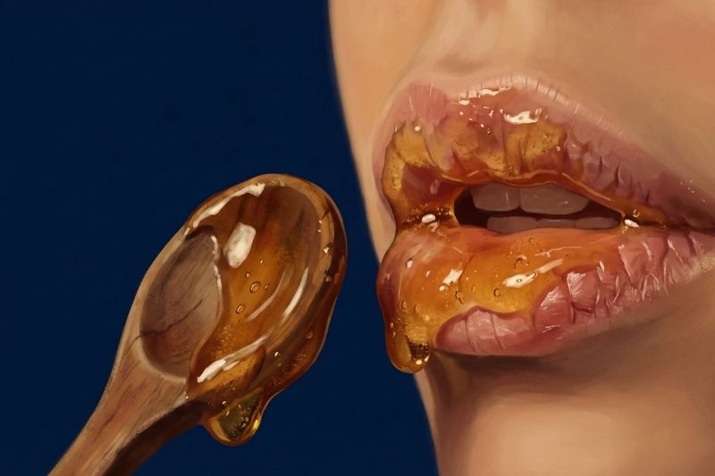 למה כדאי לך למרוח דבש על השפתיים לפני השינה